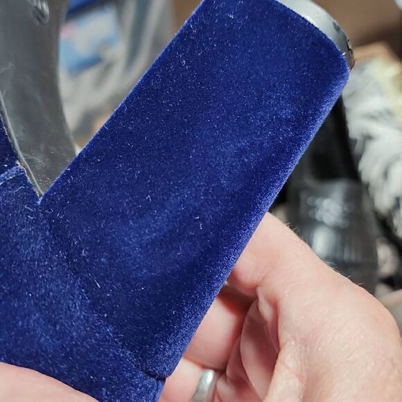 Worthington Women's Blue Velvet Ankle Strap Block Heel Sandals Size 10 - Picture 2 of 16